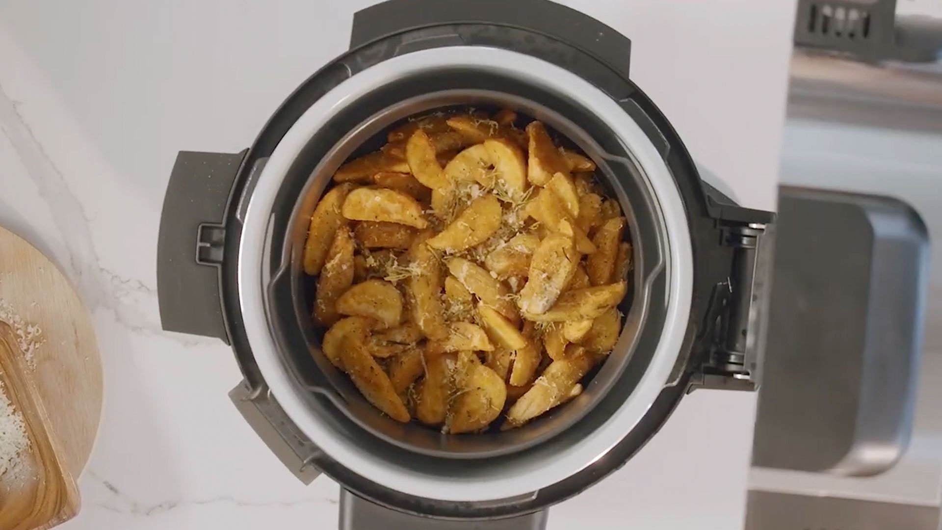 This Multifunctional Kitchen Appliance Makes One-Pot Meals in 15